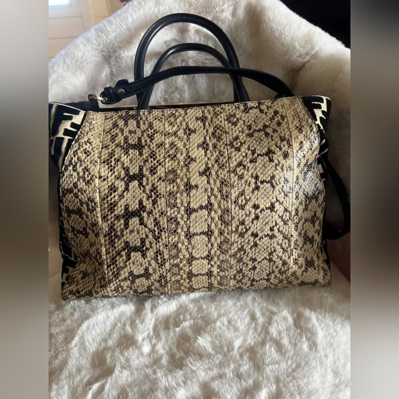 AUTHENTIC FENDI 2Jours -  RARE ITEM - Picture 2 of 16